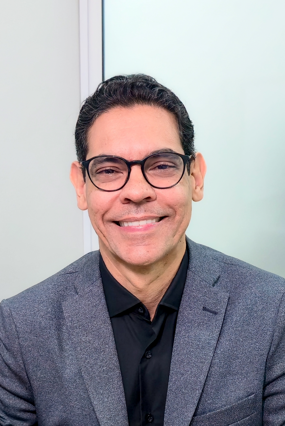 Dr. Márcio Medeiros, ortopedista especialista em joelho